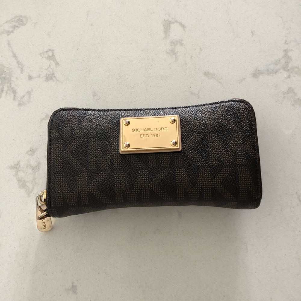 ‼️SOLD‼️Michael Kors Wallet